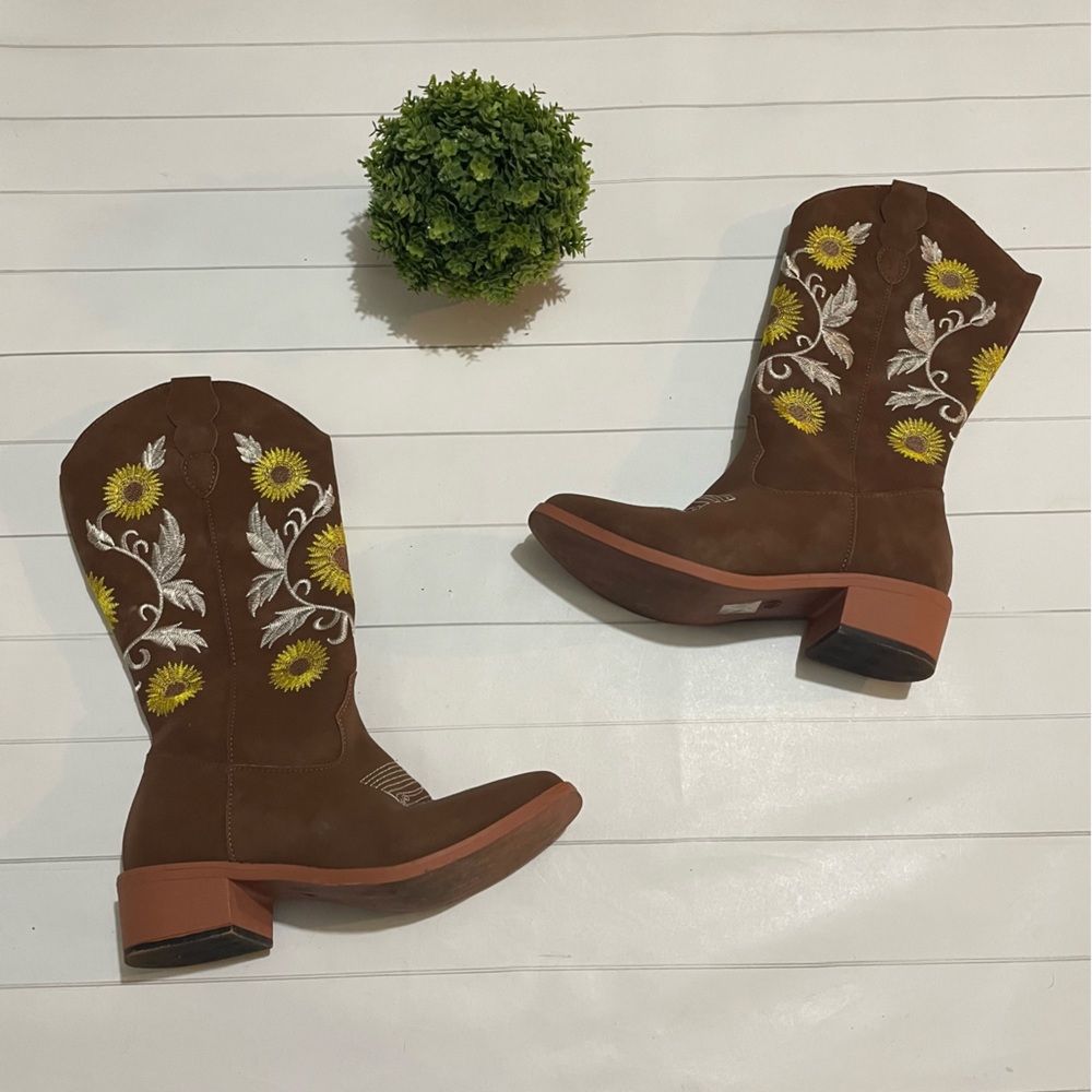 Western Embroidered Floral Sunflower Cowboy Cowgirl Boots Women’s Size 6